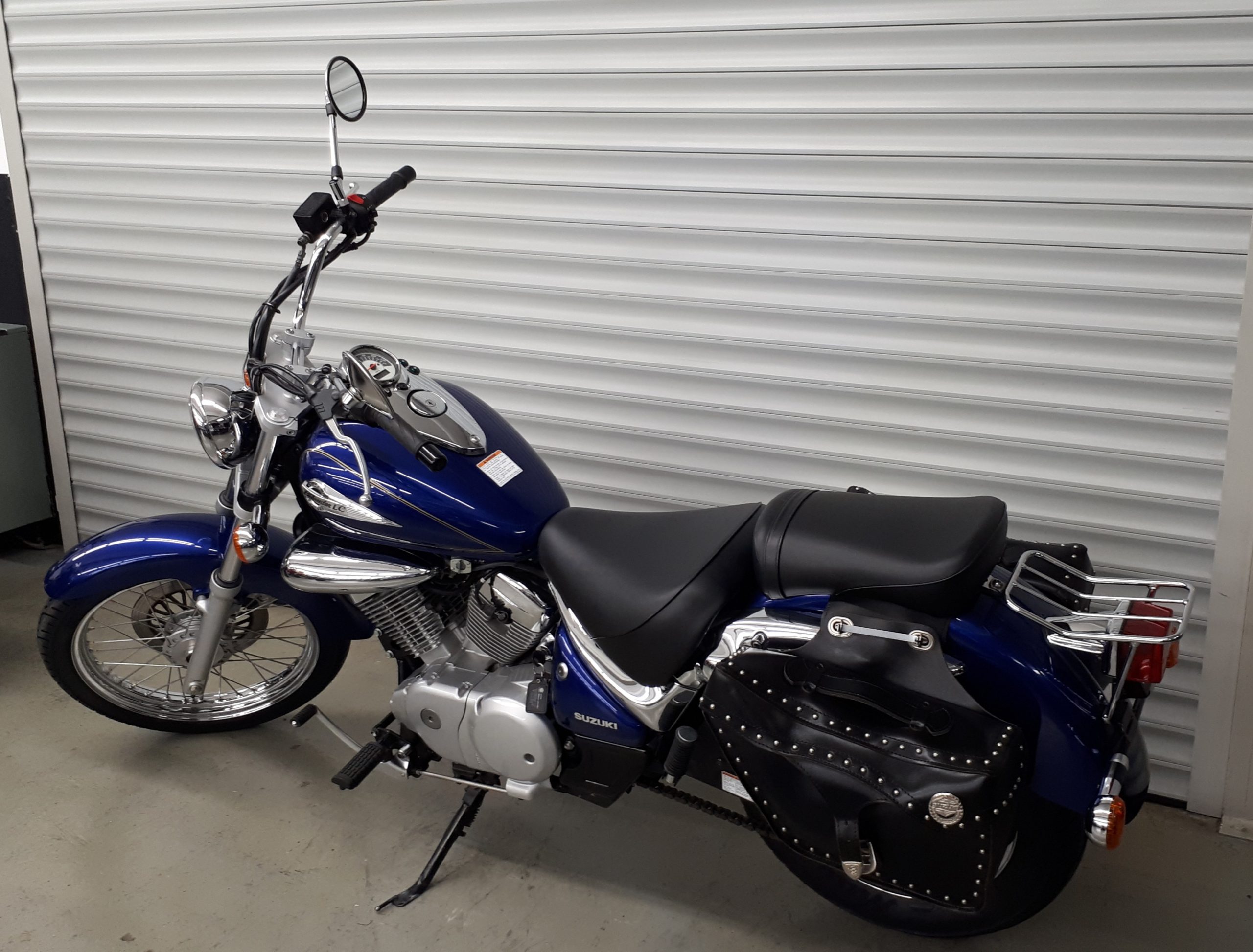 
								SUZUKI VL 125 vollständig									