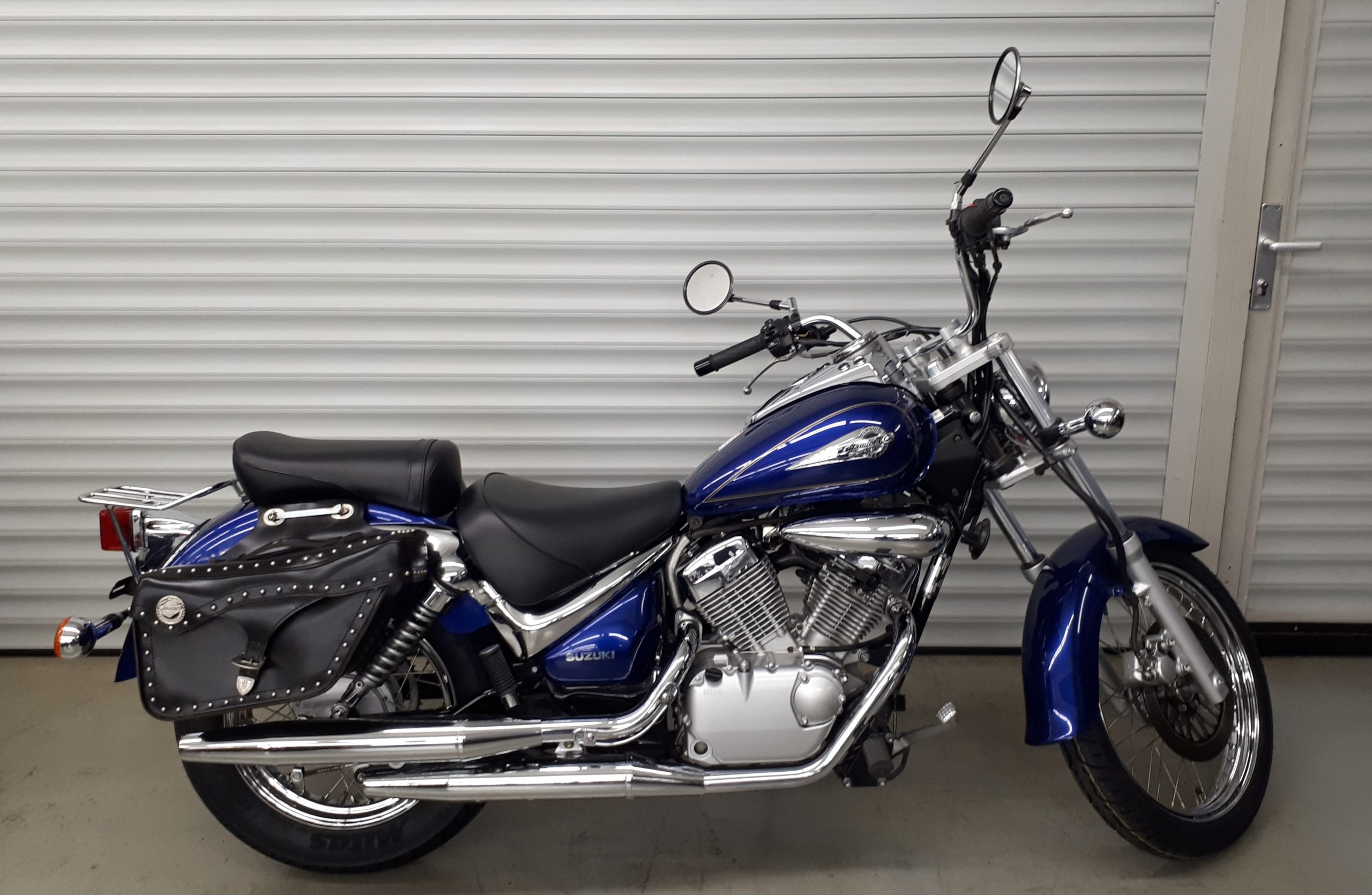 
								SUZUKI VL 125 vollständig									