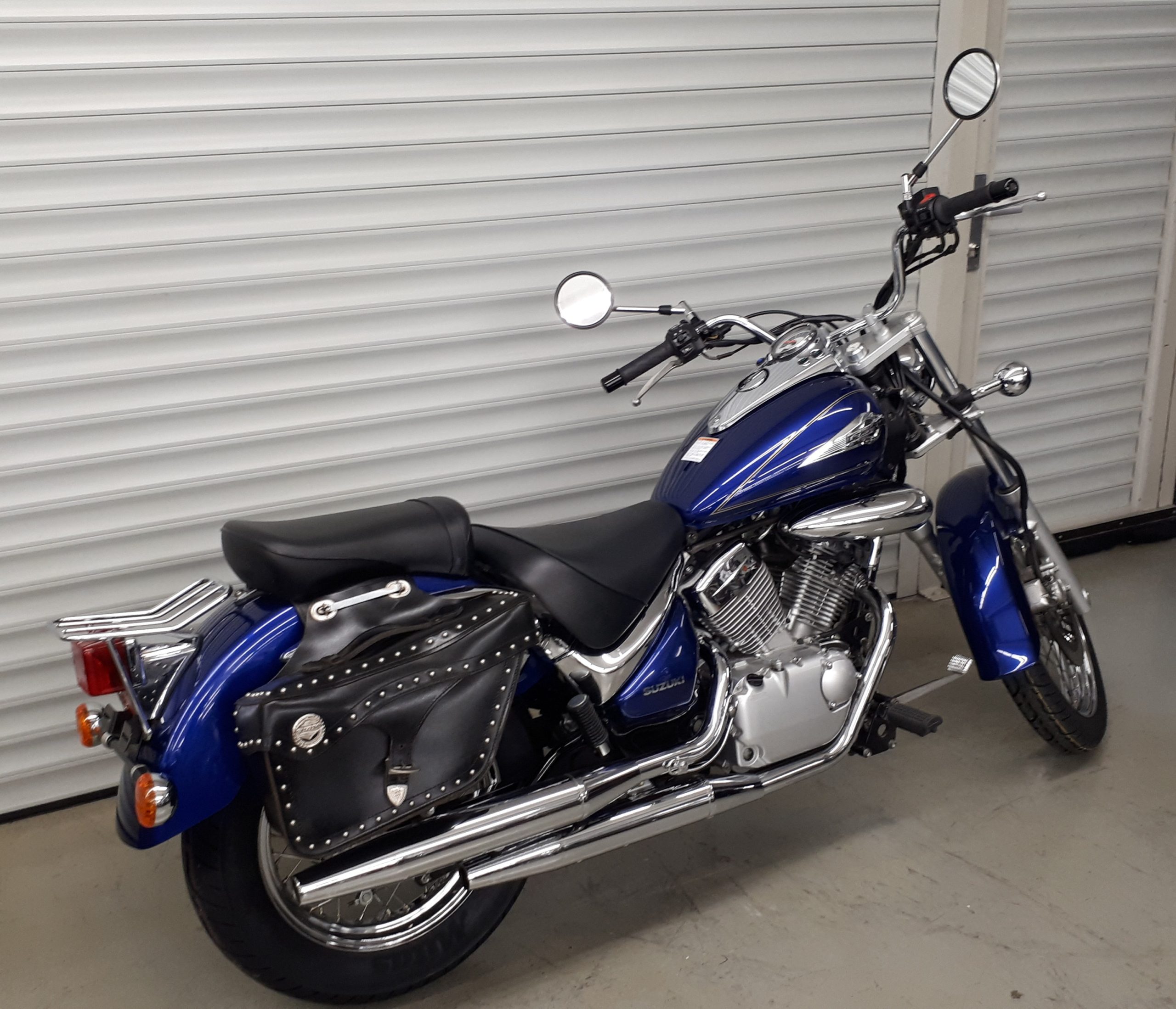 
								SUZUKI VL 125 vollständig									